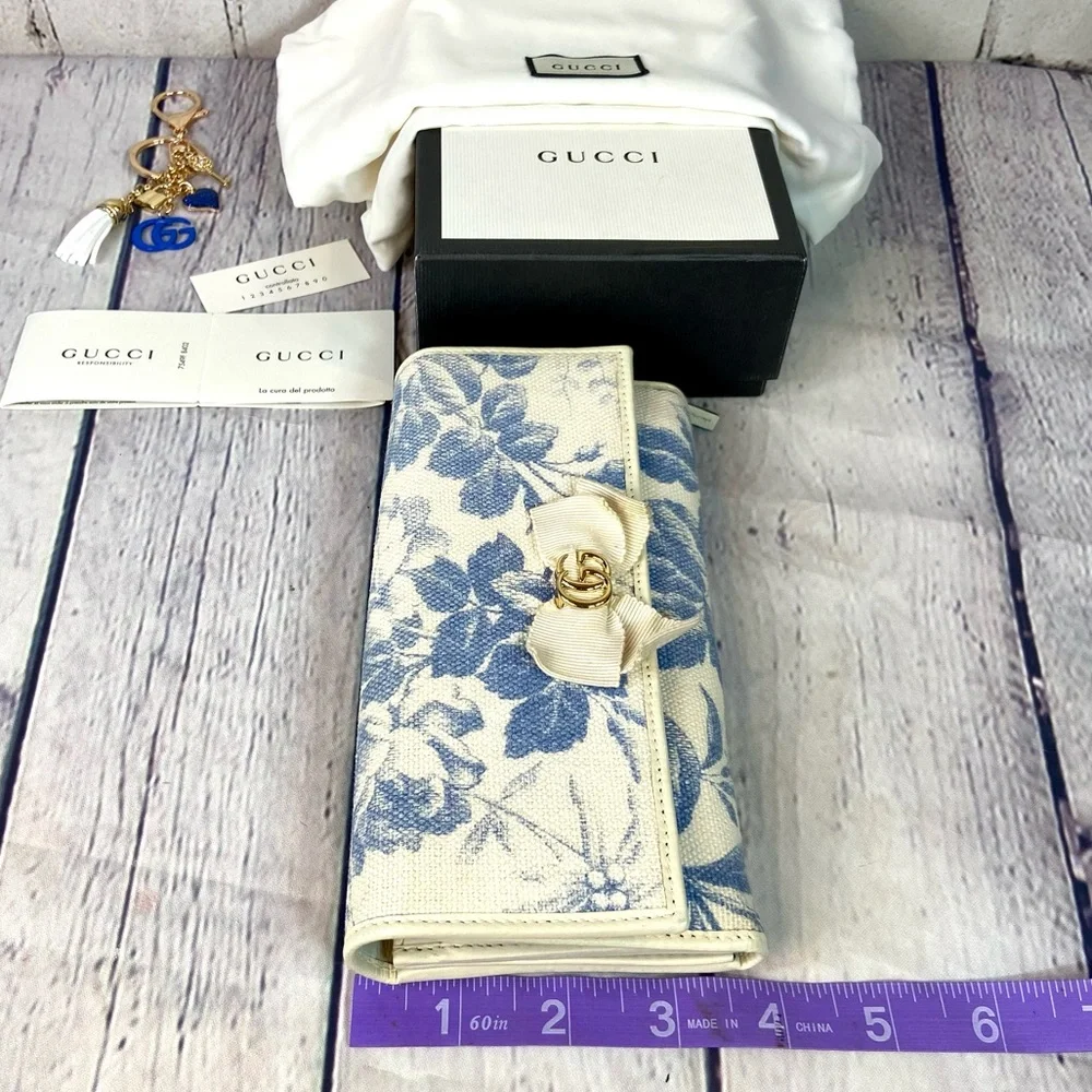 Gucci Marmont blue floral canvas wallet crossbody w/box, dust bag & bag charm - Picture 15 of 16
